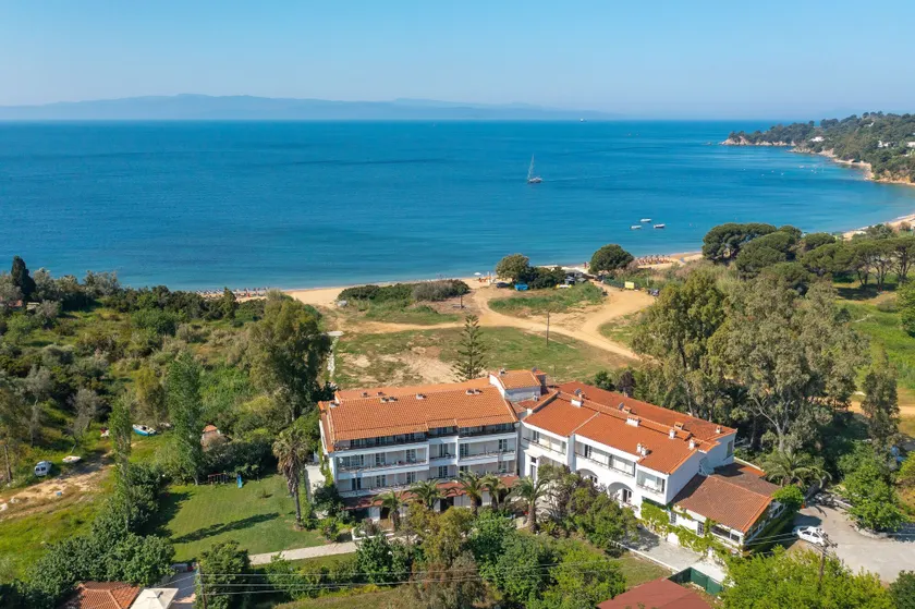Arco Beach Hotel - Image 1