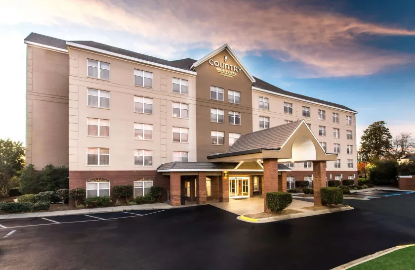 Country Inn & Suites by Radisson, Lake Norman Huntersville, NC - Image 1