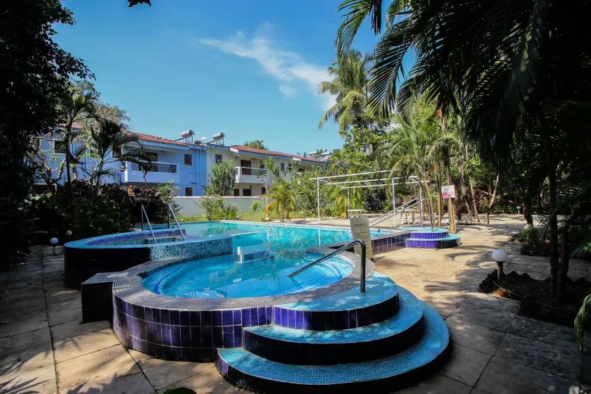 OYO 10401 Home 4BHK Villa Assagaon - Image 1