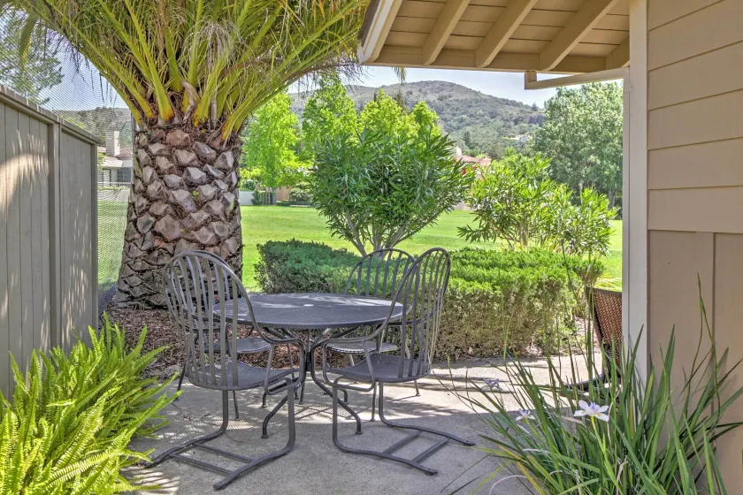 Peaceful Getaway on Silverado Golf Course w/ Patio - Image 1