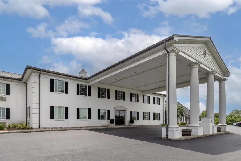 Best Western Parkside Inn - Image 1