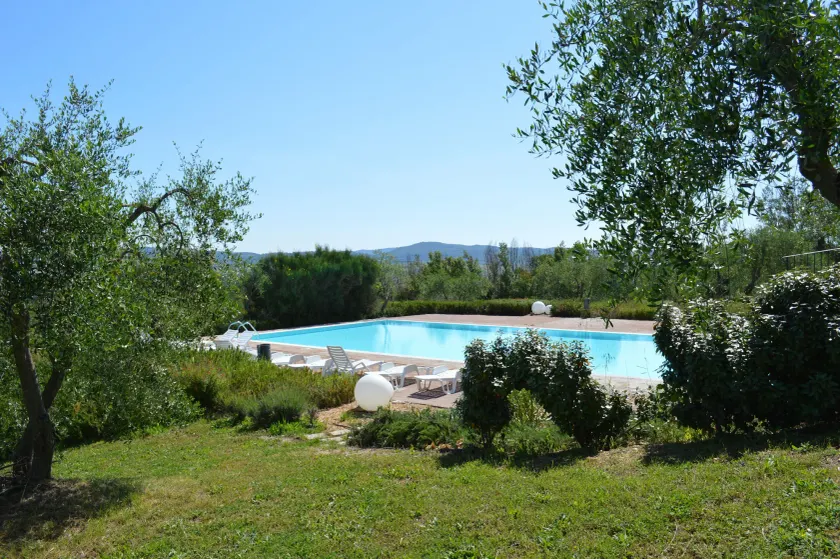 House with private garden in the Crete Senesi - Image 1