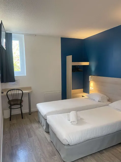 Kyriad Direct Dreux - Image 1