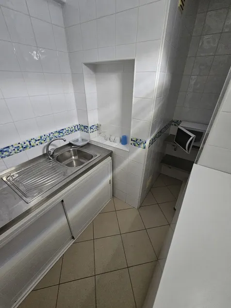 Hotel Adelaide - Image 1