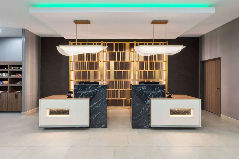 La Quinta Inn & Suites by Wyndham San Antonio at the RIM - Hall