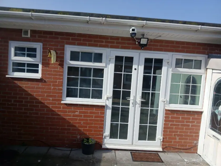 RS Prime Inn Birmingham - Premium Private Rooms & 2 Double Beds Apartment With Bathroom & Kitchen, Free Parking Near NEC, Airport, HS2 Birmingham - Image 1