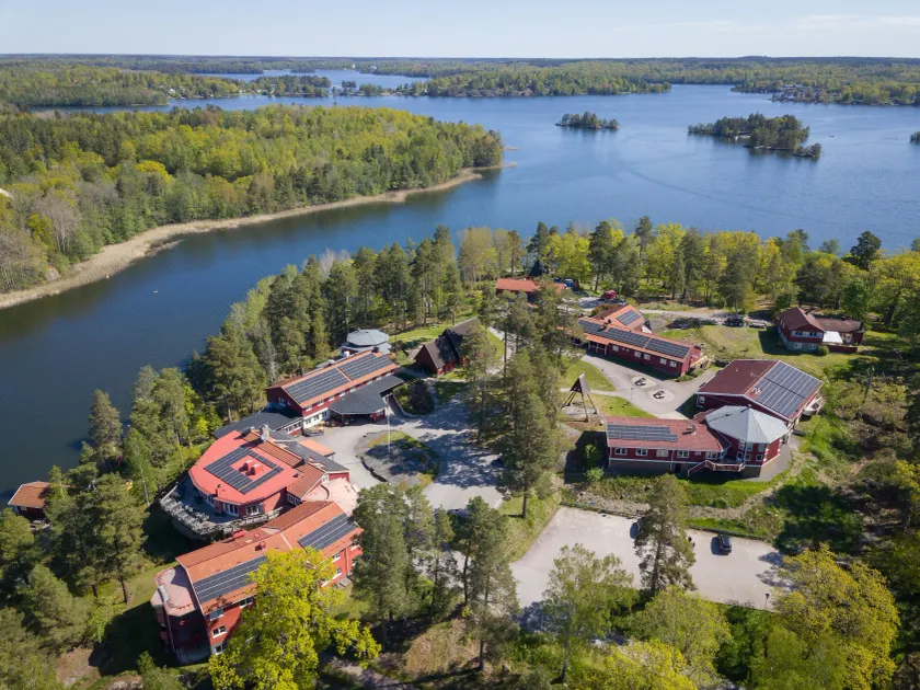Stiftsgården Vårdnäs Hotell - Image 1