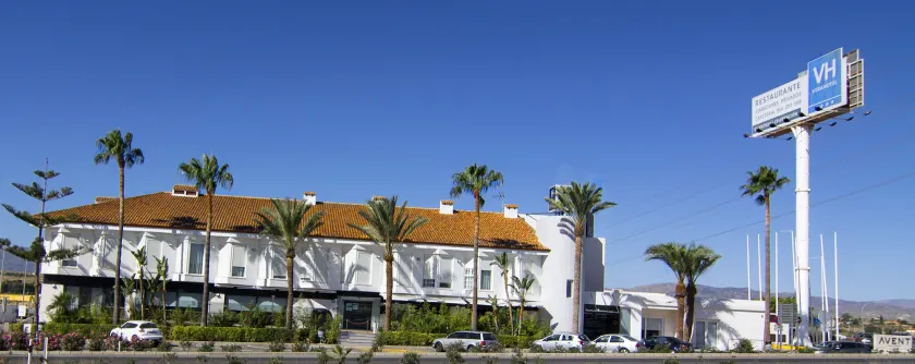 Avent Verahotel - Image 1