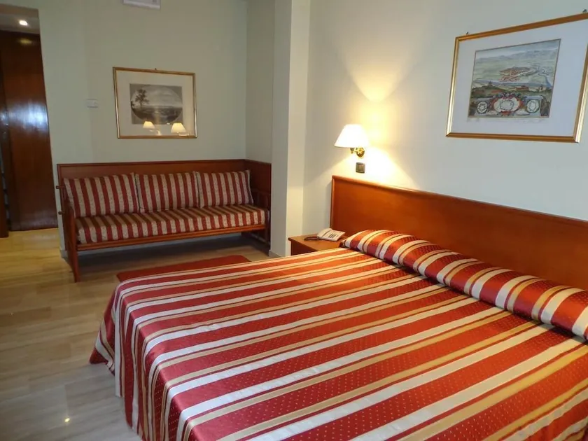 Hotel Select - Image 1