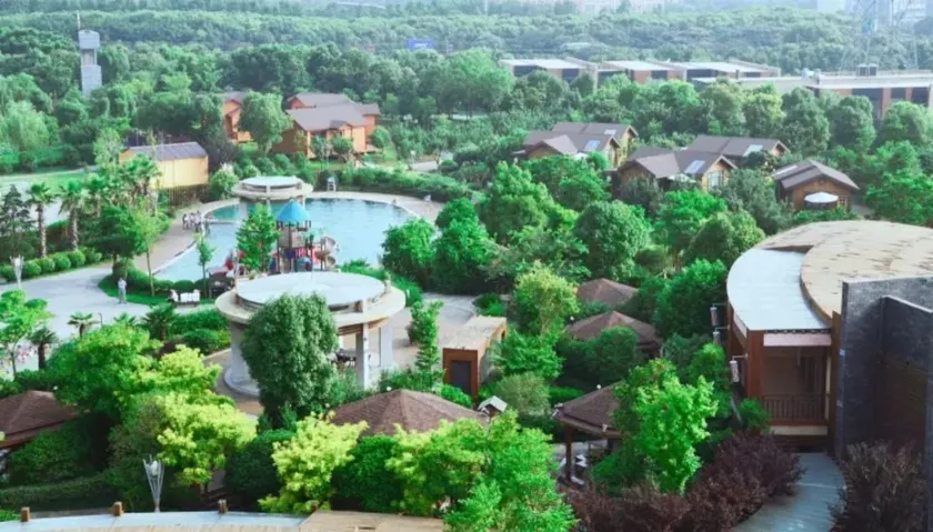Suzhou Phoenix Hotspring Resort - Image 1