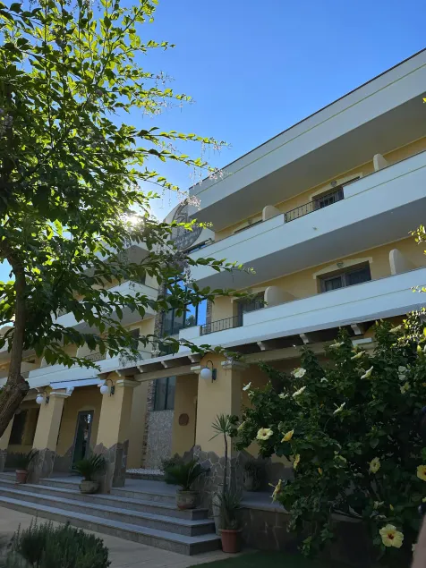 Hotel Cala Dei Pini - Image 1