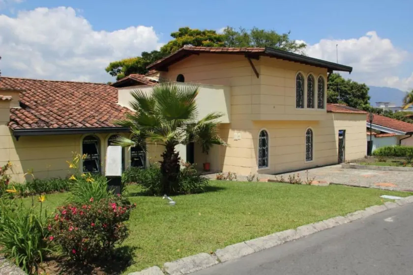Hotel Portales Del Campestre - Image 1