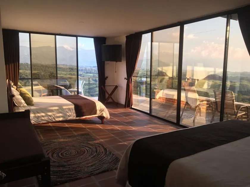 Sierra Morena Hotel - Image 1