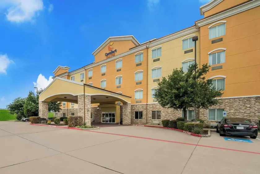 Comfort Suites Plano - Dallas North - Image 1