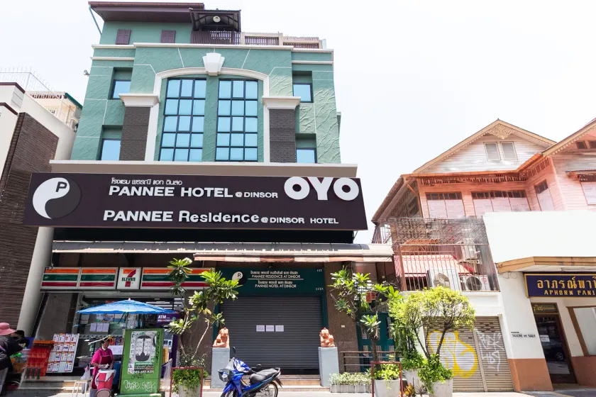 Super OYO 483 Pannee Hotel Khaosan - Image 1