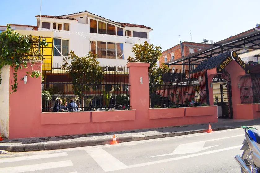 Royal Vila Hotel - Image 1