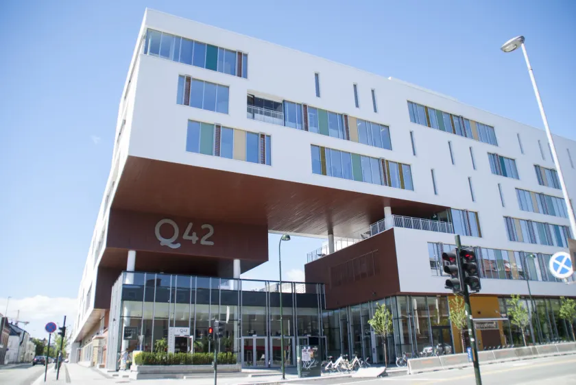 Hotel Q42 - Image 1