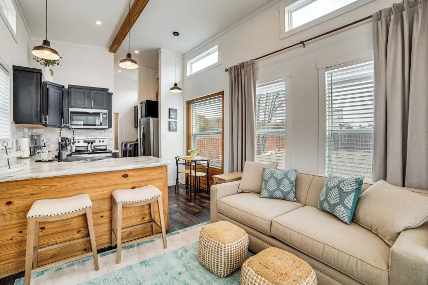 Walk to Lewisville Lake: Cozy Couples Retreat - Image 1