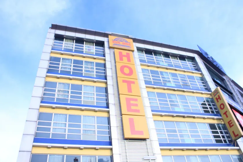 Sun Inns Hotel Puchong Near IOI Puchong - Image 1