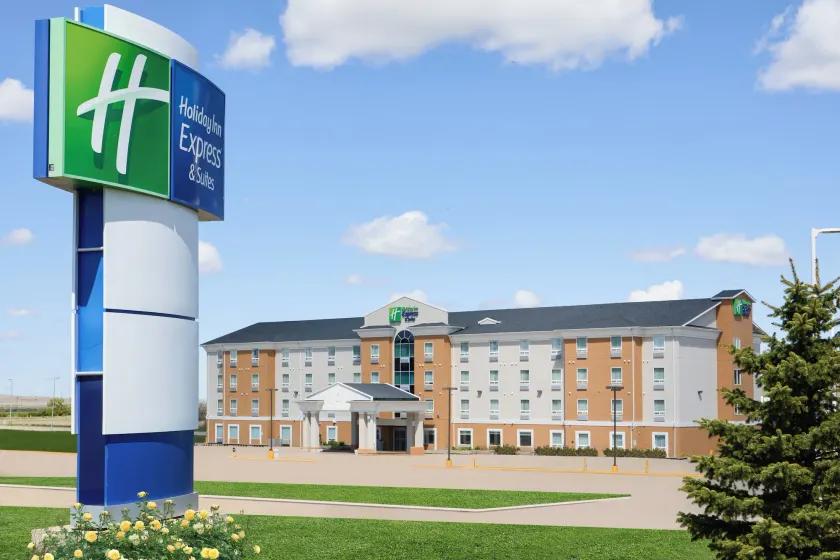 Holiday Inn Express Hotel & Suites Swift Current by IHG - Image 1