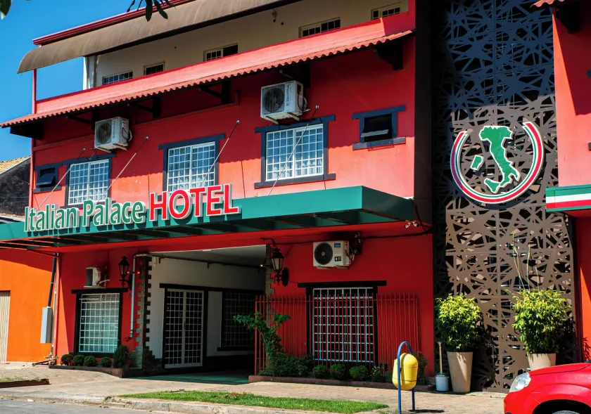 Italian Palace Hotel - Image 1