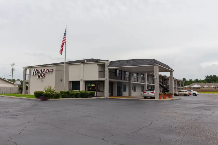 Regency Inn - Image 1