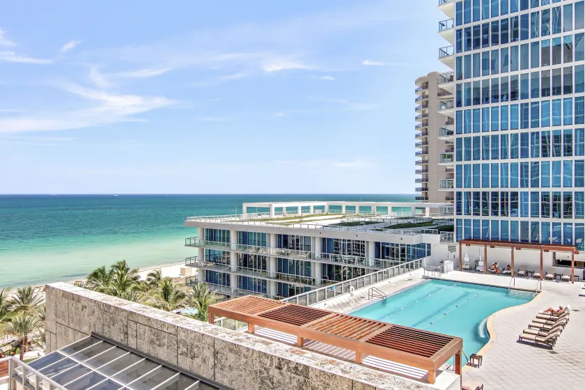 Carillon Miami Wellness Resort - Image 1