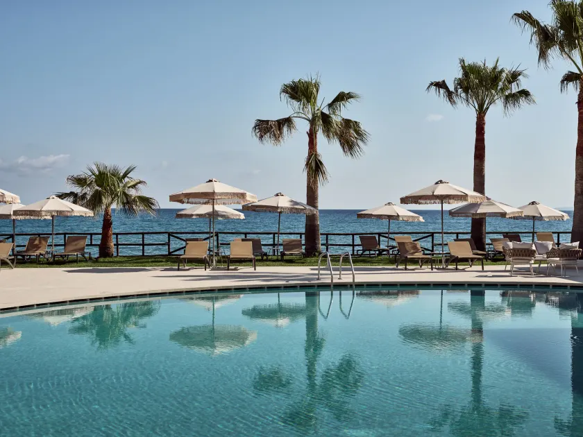 Windmill Bay Hotel - Image 1
