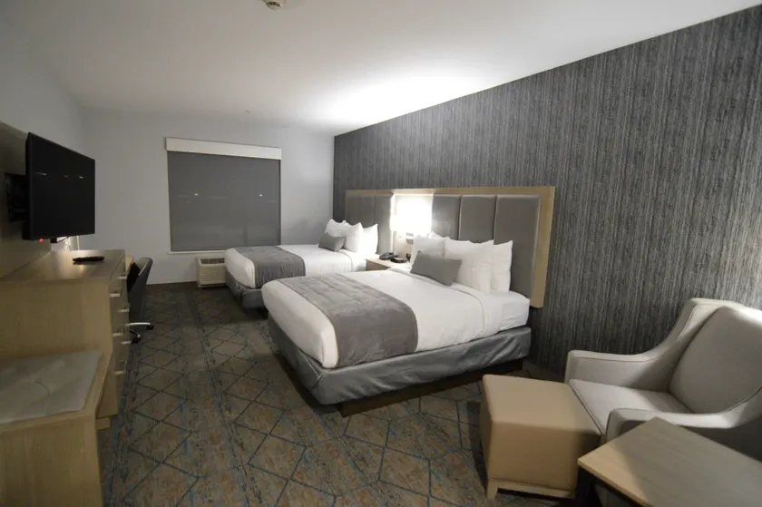 Best Western Plus Executive Residency Oklahoma City I-35 - Image 1