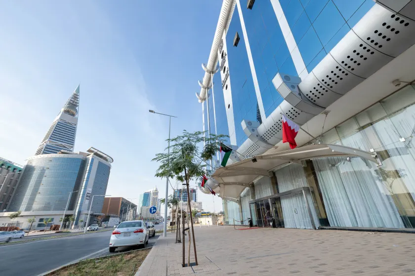 Mira Business Hotel - Image 1