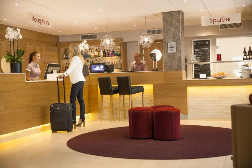 Spar Hotel Gårda - Lobby