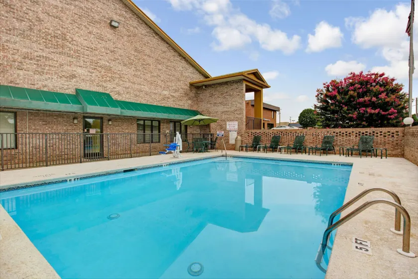 Days Inn by Wyndham Conover-Hickory - Image 1