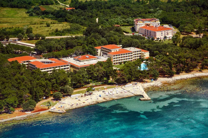 Hotel Aurora Plava Laguna - Image 1