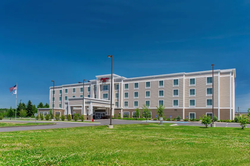 Hampton Inn Presque Isle Maine - Image 1