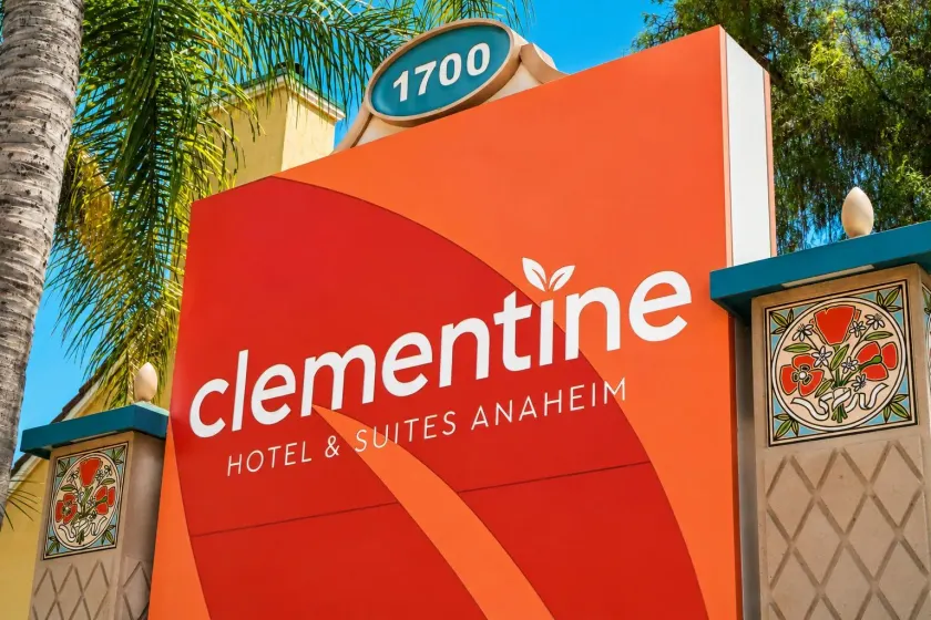 Clementine Hotel & Suites Anaheim - Image 1