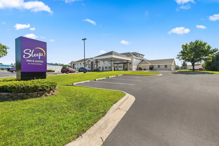 Sleep Inn & Suites Verona - Madison Southwest - Image 1