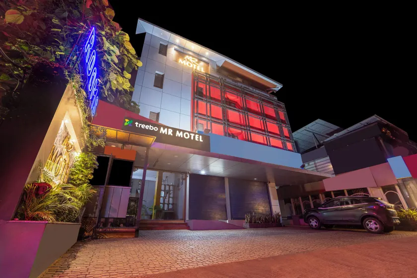 Treebo MR Motel, 10 Mins To Airport - Image 1