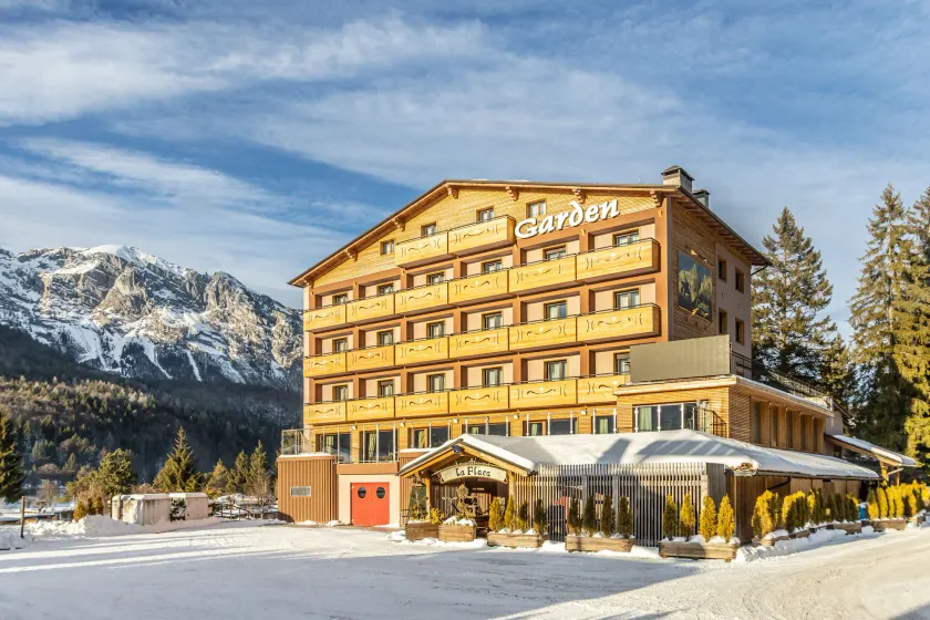 Garden Wellness Hotel S - Image 1