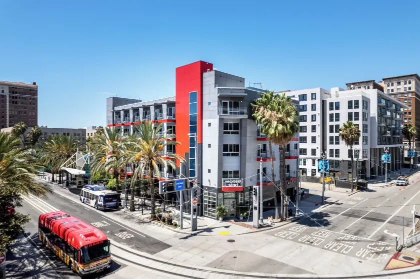 Hotel Mai Downtown Long Beach - Image 1