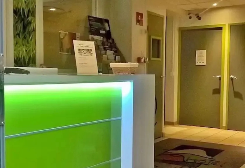 Hôtel Beaulieu - Interior entrance