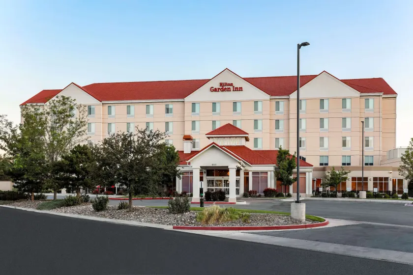 Hilton Garden Inn Reno - Image 1