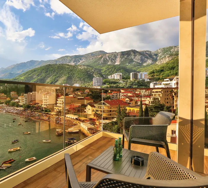 Hotel Zeta - Image 1