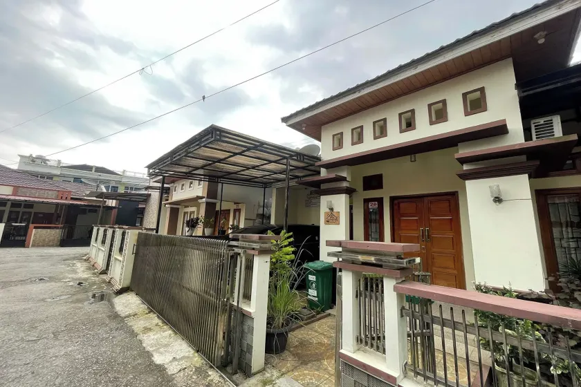 Jirek Homestay Bukittinggi - Image 1
