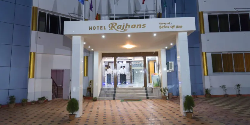 Rajhans Hotel and Resort - Image 1