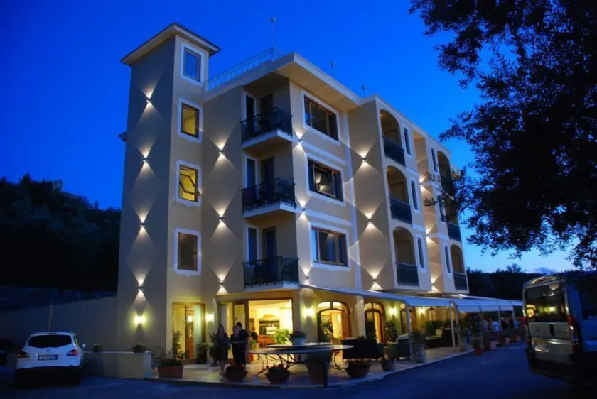 Johanna Park Hotel - Image 1