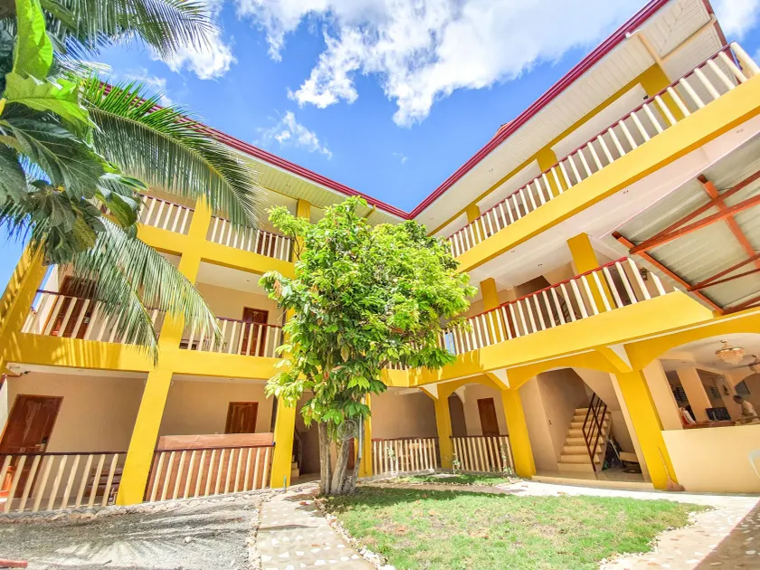 Speed 8 Hotel - Image 1