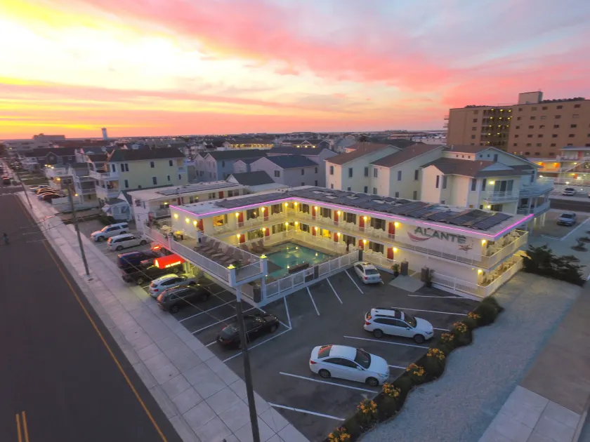 Alante Oceanfront Motel - Image 1