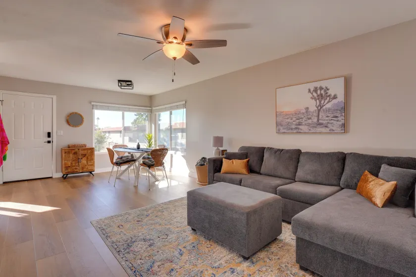 9 Mi to Downtown Tempe: Condo w/ Pool Access - Image 1