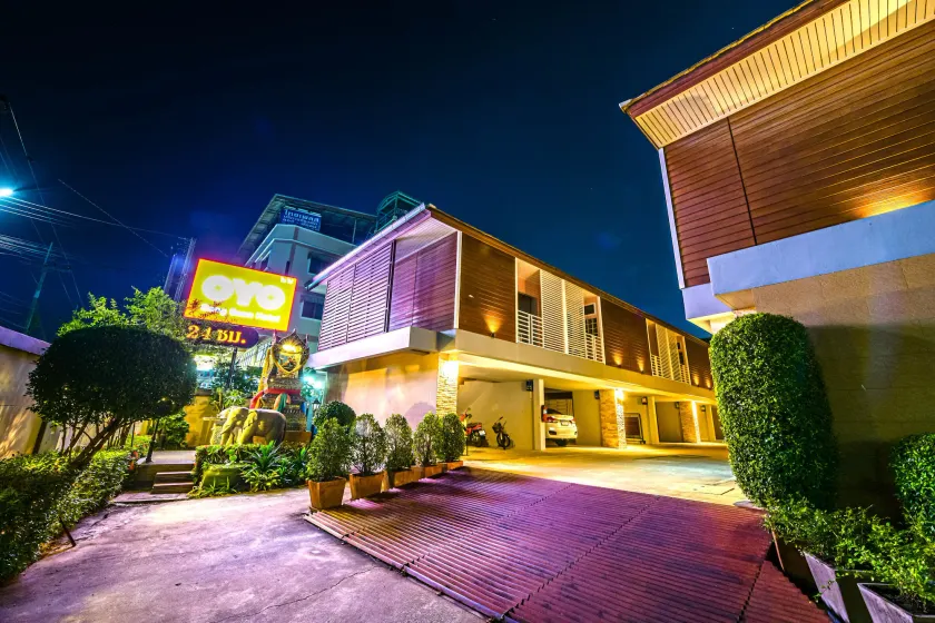 Bangsean Hotel - Image 1