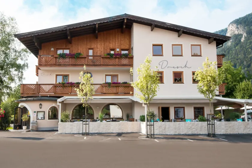Hotel & Gasthaus Dresch - Image 1